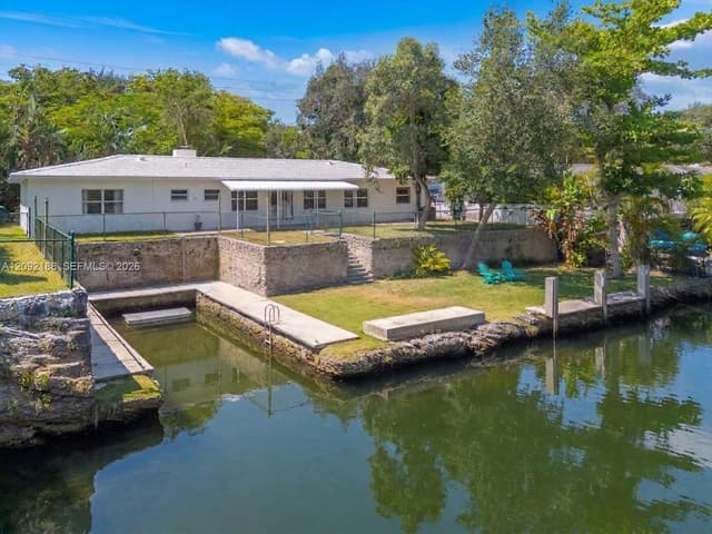 739 S Alhambra Cir, Coral Gables FL 33146 - Coral Gables, FL - Photo 2