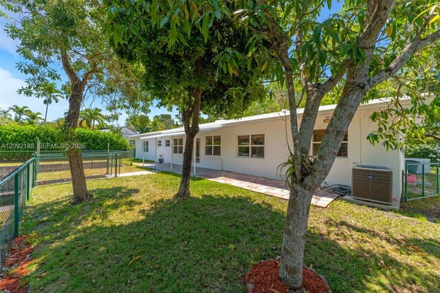 739 S Alhambra Cir, Coral Gables FL 33146 - Coral Gables, FL - Photo 6
