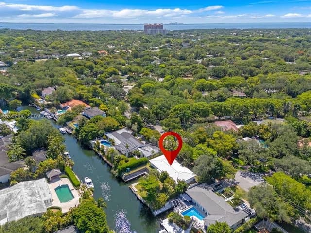 739 S Alhambra Cir, Coral Gables FL 33146 - Coral Gables, FL - Photo 4