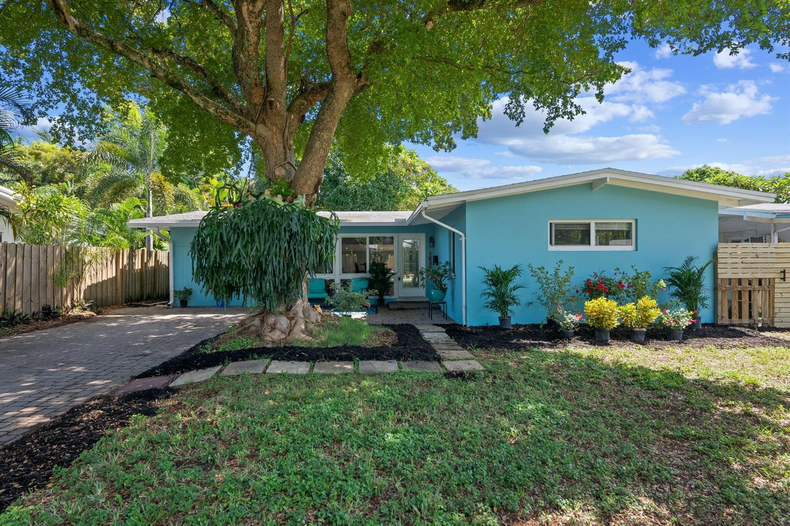 1636 NE 7th Terrace, Fort Lauderdale FL 33305 - Fort Lauderdale, FL - Photo 1