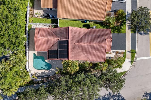 890 San Remo Dr, Weston FL 33326 - Weston, FL - Photo 2
