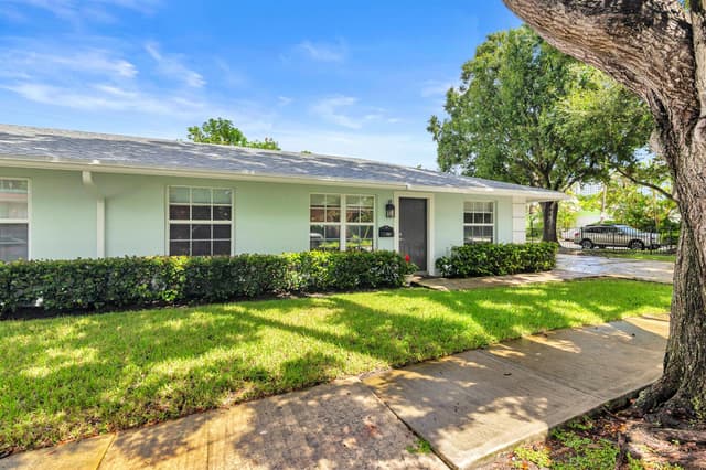 705 New York Street, West Palm Beach FL 33401 - West Palm Beach, FL - Photo 2