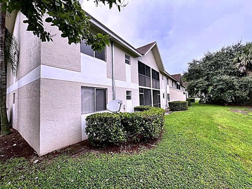 719 GARDENS Drive # 206, Pompano Beach FL 33069