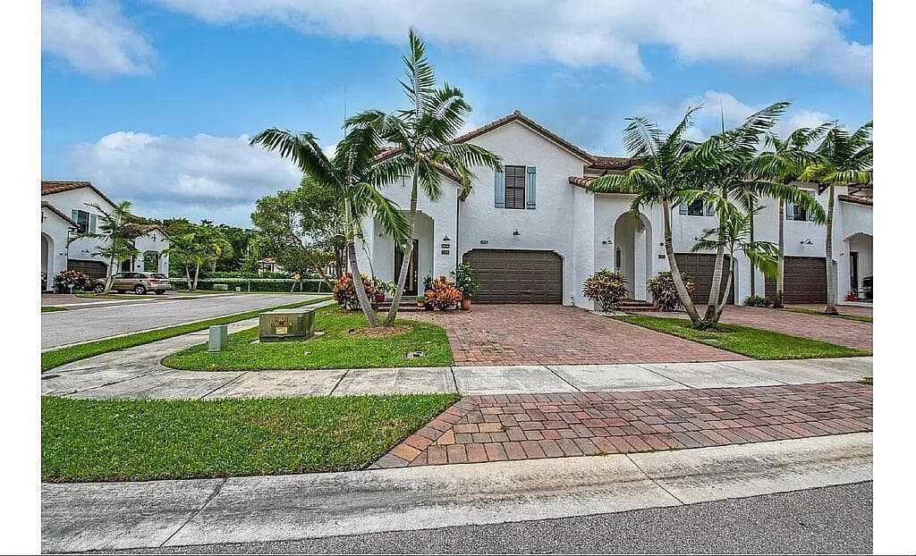 3199 Santa Catalina Place, FL 33467 - Photo 1