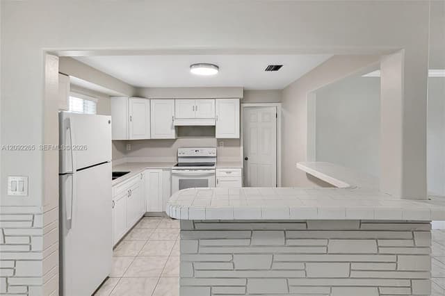 5500 SW 7th St, Margate FL 33068 - Margate, FL - Photo 7