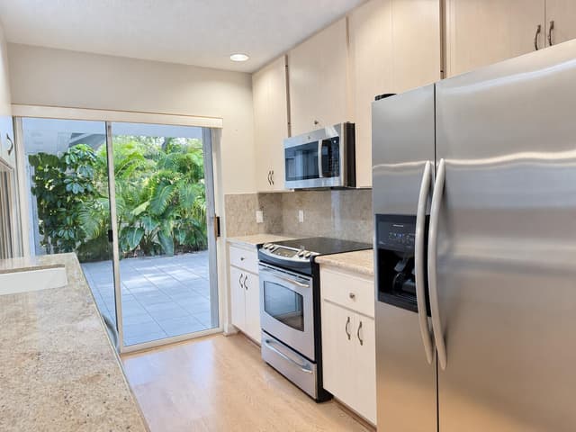 8404 CHAPMAN OAK Court, Palm Beach Gardens FL 33410 - Palm Beach Gardens, FL - Photo 6