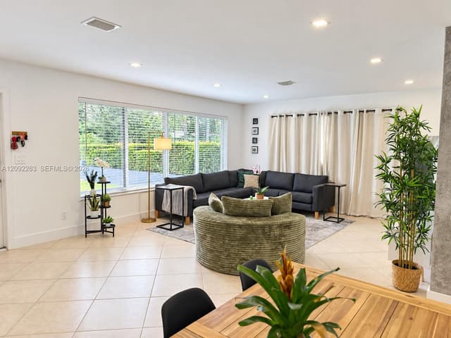 1235 Pierce St, Hollywood FL 33019 - Hollywood, FL - Photo 5