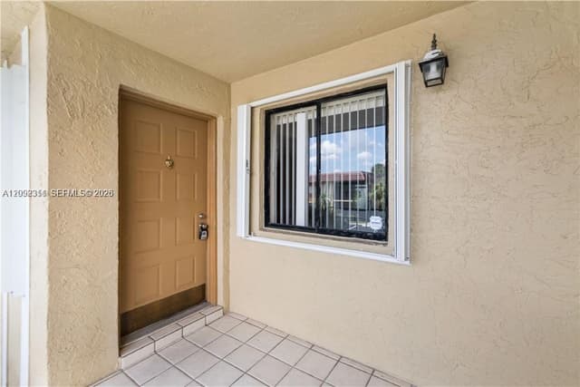 321 Lakeview Dr # 204, Weston FL 33326 - Weston, FL - Photo 2