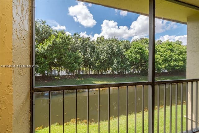 321 Lakeview Dr # 204, Weston FL 33326 - Weston, FL - Photo 5