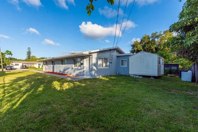 320 SW 10th Terrace, Hallandale Beach FL 33009 - Hallandale Beach, FL - Photo 3