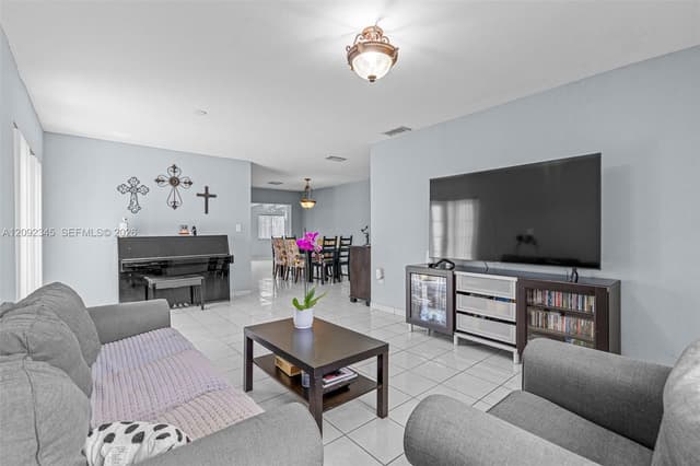 294 NW 134th Ct, Miami FL 33182 - Miami, FL - Photo 5