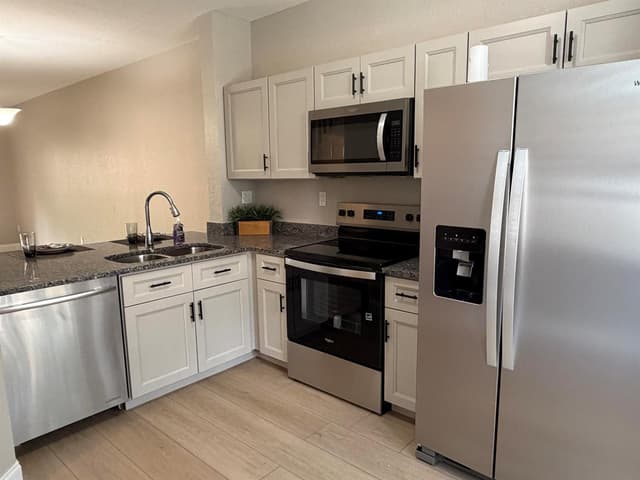 8884 N Isles Circle, Tamarac FL 33321 - Tamarac, FL - Photo 6