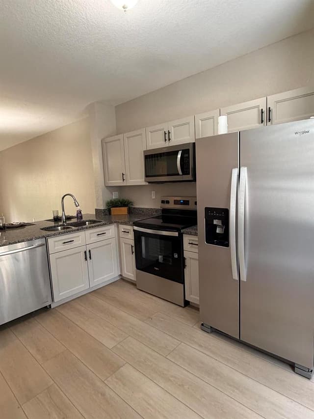 8884 N Isles Circle, Tamarac FL 33321 - Tamarac, FL - Photo 7