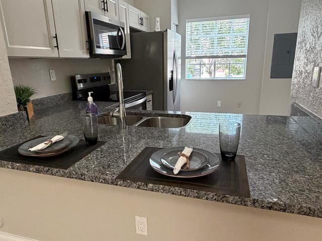 8884 N Isles Circle, Tamarac FL 33321 - Tamarac, FL - Photo 4