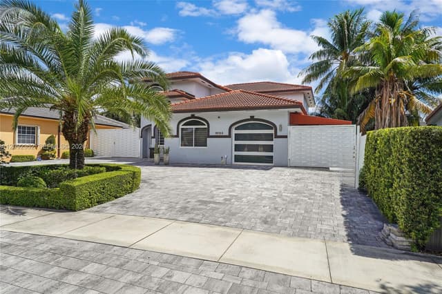 15123 NW 87th Pl, Miami Lakes FL 33018 - Miami Lakes, FL - Photo 2