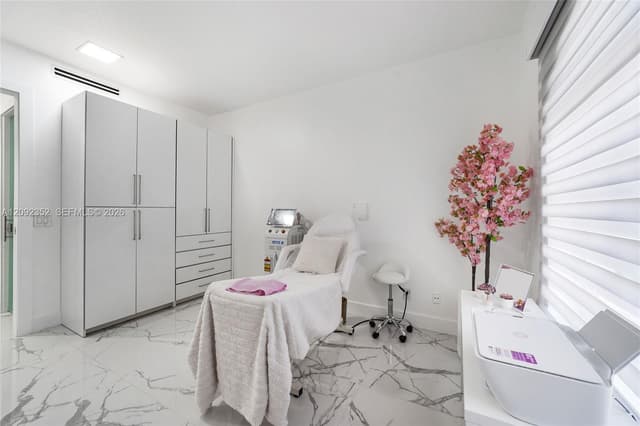 15123 NW 87th Pl, Miami Lakes FL 33018 - Miami Lakes, FL - Photo 4