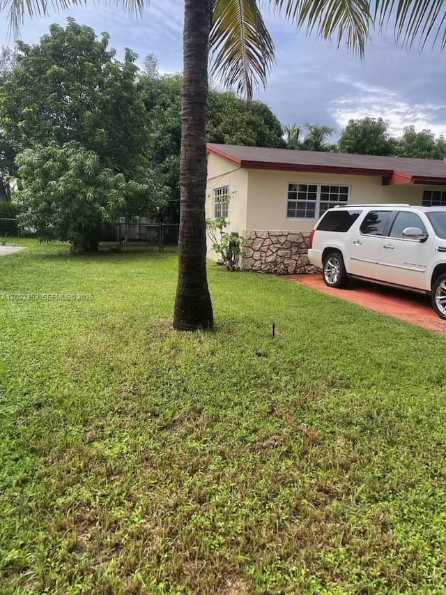 121 NE 173rd St, Miami FL 33162 - Miami, FL - Photo 2