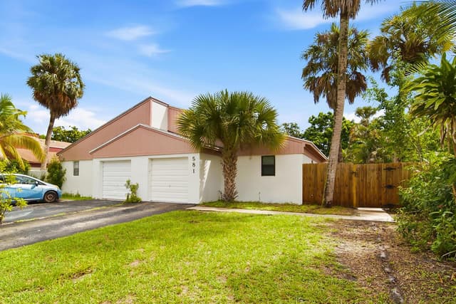 581 NW 47TH Avenue, Delray Beach FL 33445 - Delray Beach, FL - Photo 2
