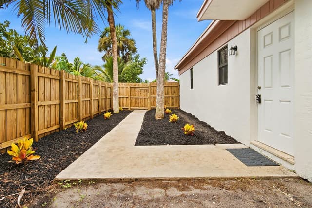 581 NW 47TH Avenue, Delray Beach FL 33445 - Delray Beach, FL - Photo 3