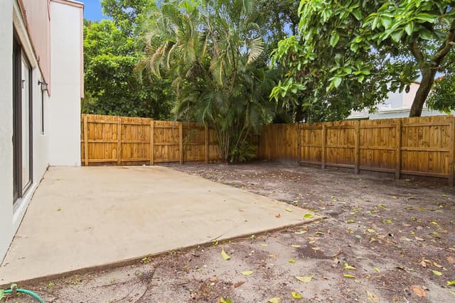 581 NW 47TH Avenue, Delray Beach FL 33445 - Delray Beach, FL - Photo 5