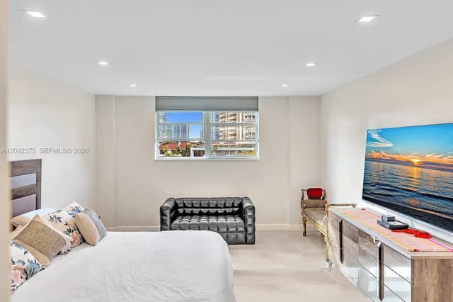 19390 Collins Ave # 421, Sunny Isles Beach FL 33160 - Sunny Isles Beach, FL - Photo 3