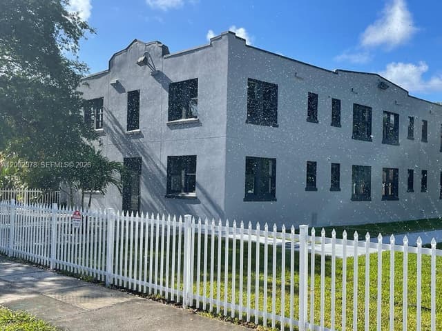 2020 Washington St, Hollywood FL 33020 - Hollywood, FL - Photo 2