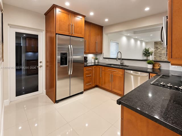 11312 SW 25 terr, Miami FL 33165 - Miami, FL - Photo 6