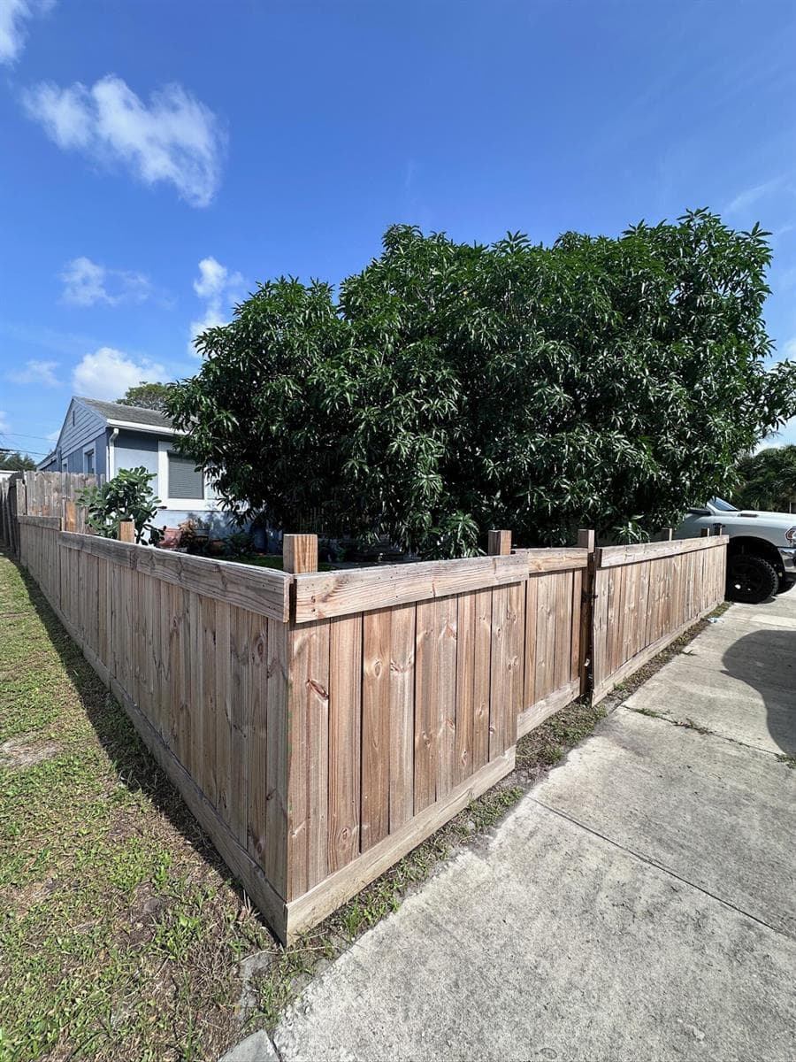 1013 N C Street, FL 33460 - Photo 1