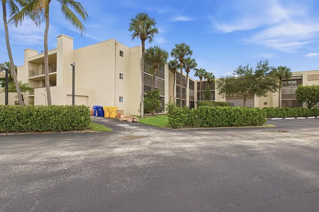 5340 LAS VERDES Circle # 202, Delray Beach FL 33484 - Delray Beach, FL - Photo 3