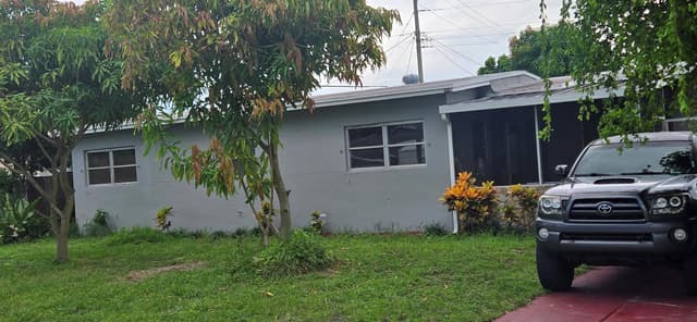 1408 W BROOME Street, Lantana FL 33462 - Lantana, FL - Photo 2