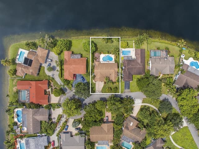 11713 Spinnaker Way, Cooper City FL 33026 - Cooper City, FL - Photo 2