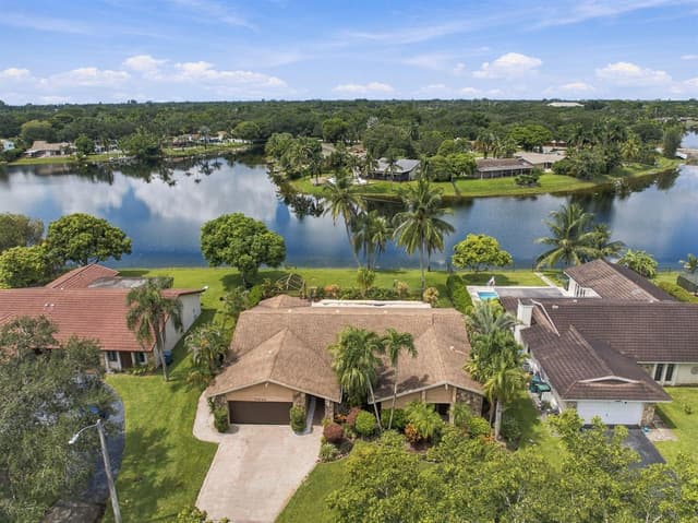 11713 Spinnaker Way, Cooper City FL 33026 - Cooper City, FL - Photo 3