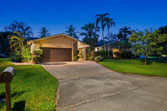 11713 Spinnaker Way, Cooper City FL 33026 - Cooper City, FL - Photo 4
