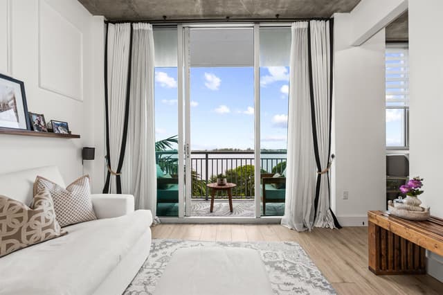 300 S Australian Avenue Unit 425, West Palm Beach FL 33401 - West Palm Beach, FL - Photo 2