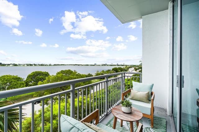 300 S Australian Avenue Unit 425, West Palm Beach FL 33401 - West Palm Beach, FL - Photo 3