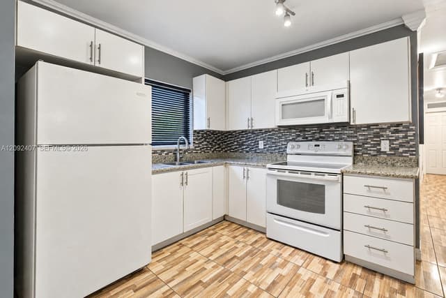 931 Opa Locka Blvd, Miami FL 33168 - Miami, FL - Photo 7