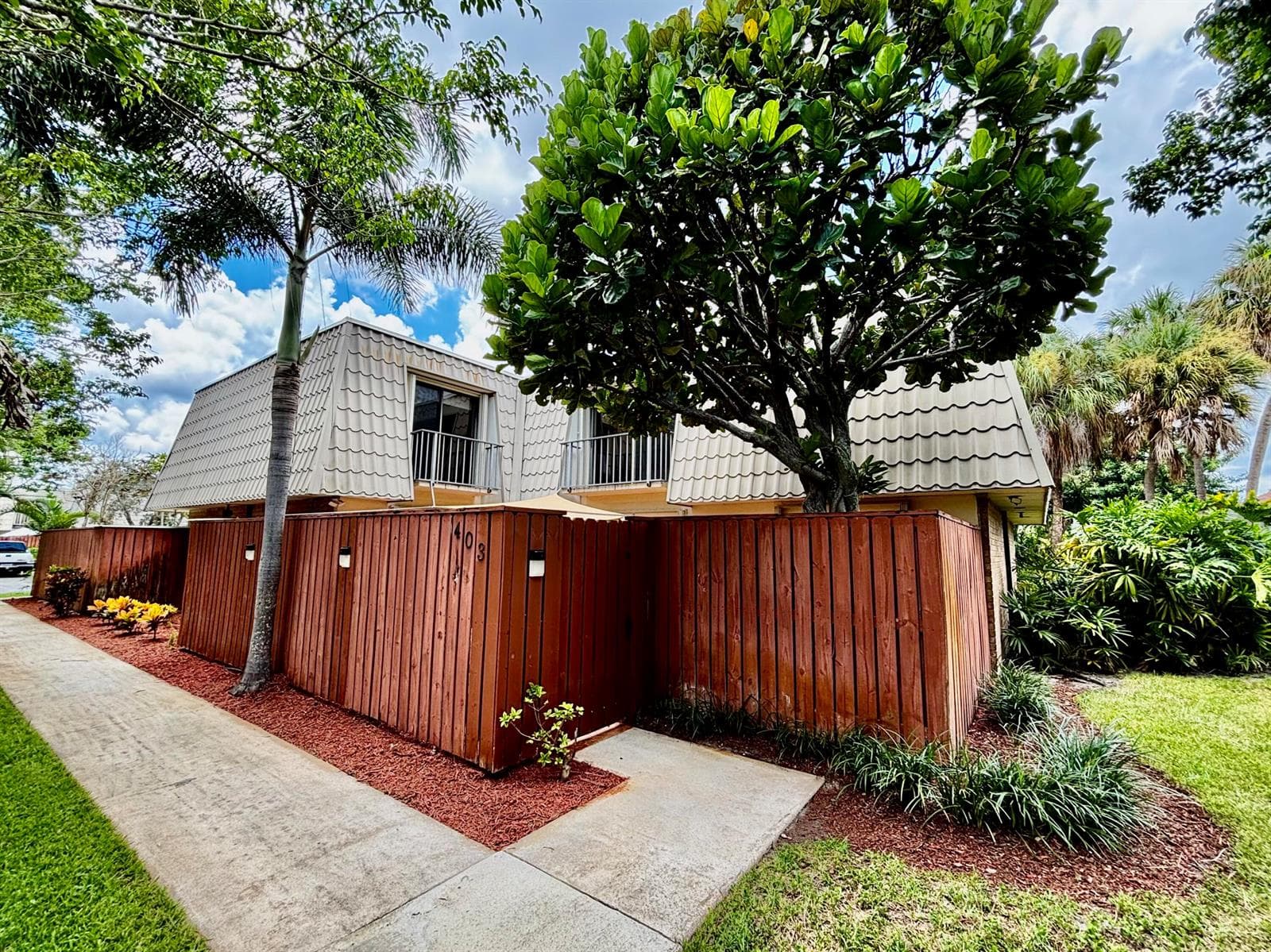 1700 Embassy Drive # 403, West Palm Beach FL 33401