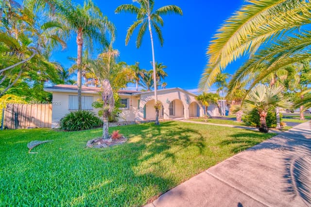 20120 SW 84th Pl, Cutler Bay FL 33189 - Cutler Bay, FL - Photo 2