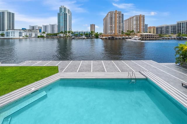 507 Palm Dr, Hallandale Beach FL 33009 - Hallandale Beach, FL - Photo 7