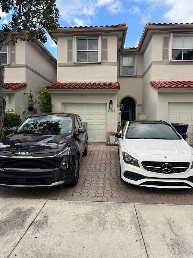 11117 NW 43rd Ln, Doral FL 33178 - Doral, FL - Photo 2