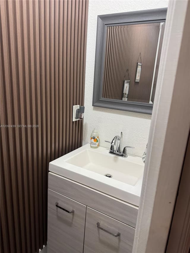 11117 NW 43rd Ln, Doral FL 33178 - Doral, FL - Photo 6