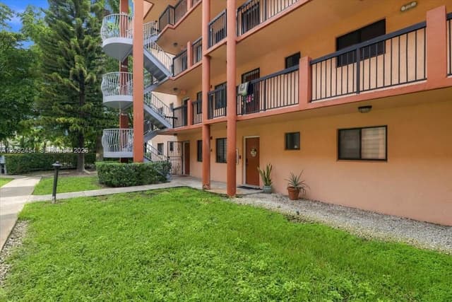 5350 W 21st Ct # 202, Hialeah FL 33016 - Hialeah, FL - Photo 7