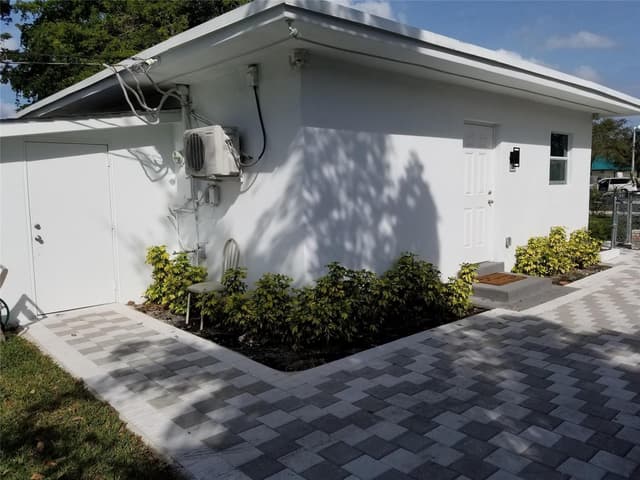 4217 SW 61st Avenue, Davie FL 33314 - Davie, FL - Photo 7