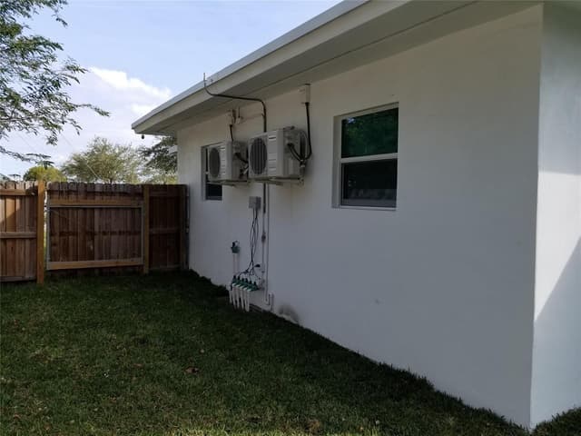 4217 SW 61st Avenue, Davie FL 33314 - Davie, FL - Photo 4