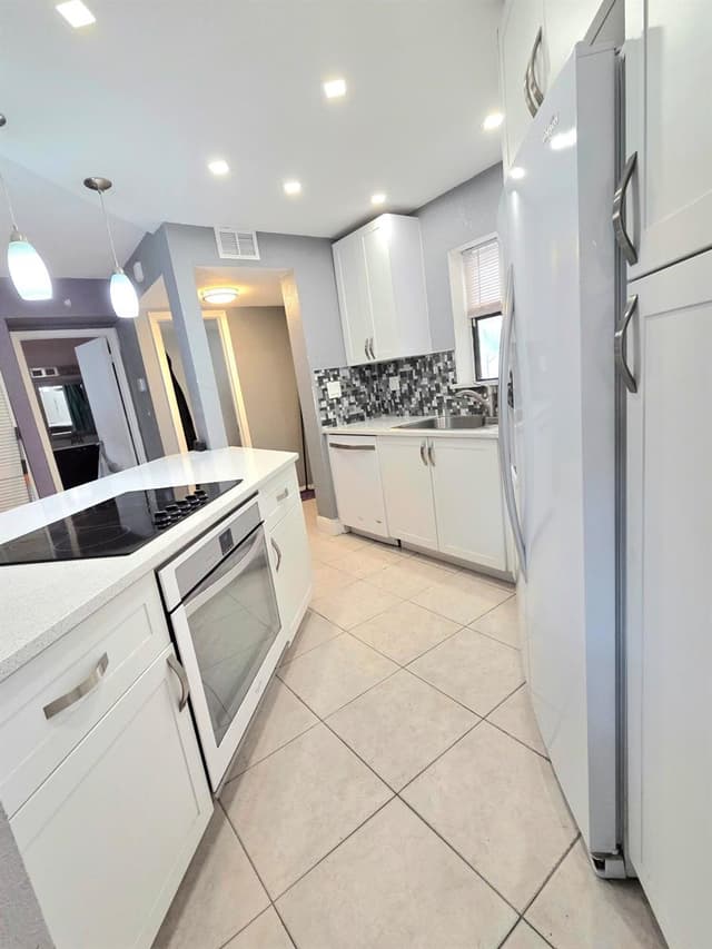 6655 W Broward Boulevard # 203, Plantation FL 33317 - Plantation, FL - Photo 4