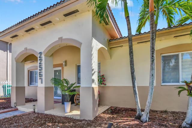 22567 SW 102ND Path, Cutler Bay FL 33190 - Cutler Bay, FL - Photo 5