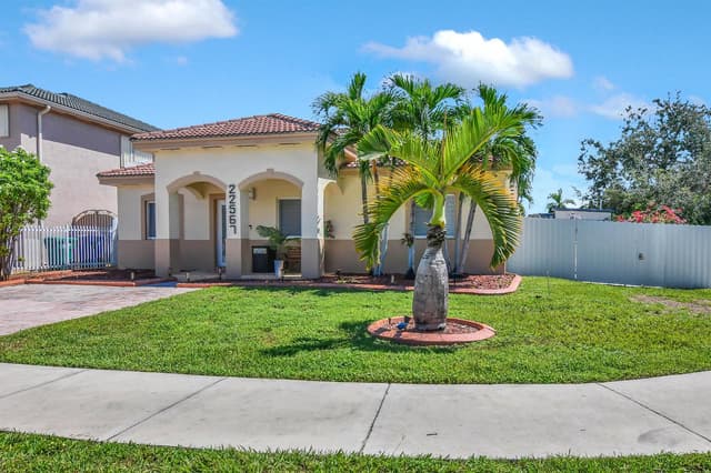 22567 SW 102ND Path, Cutler Bay FL 33190 - Cutler Bay, FL - Photo 4