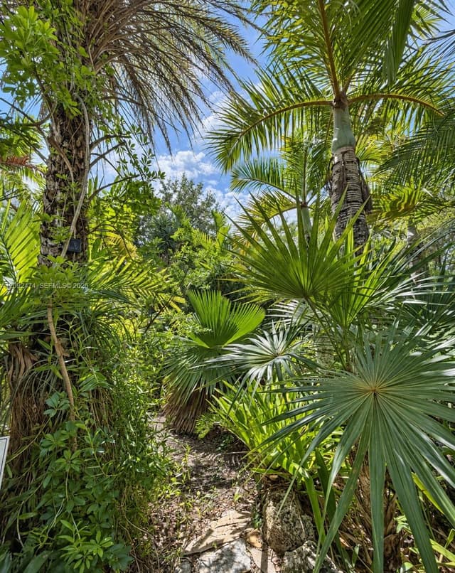 182 NW 16th St, Homestead FL 33030 - Homestead, FL - Photo 2
