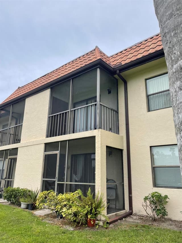 7101 GOLF COLONY Court # 201, Lake Worth FL 33467 - Lake Worth, FL - Photo 2
