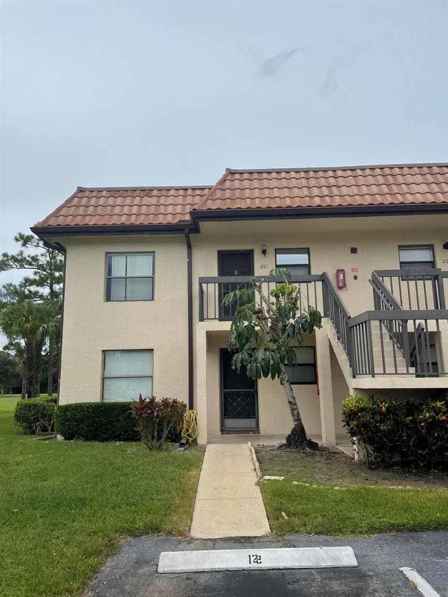 7101 GOLF COLONY Court # 201, Lake Worth FL 33467 - Lake Worth, FL - Photo 1